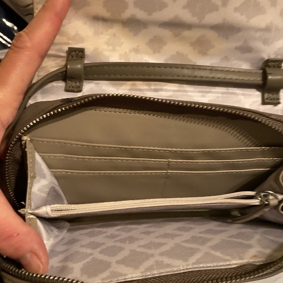 Stella & Dot Taupe Hello Gorgeous Crossbody Grey Wallet - Picture 15 of 16
